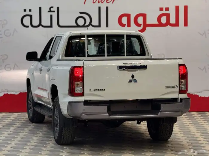 ميتسوبيشي. ال. 200. 2024 6