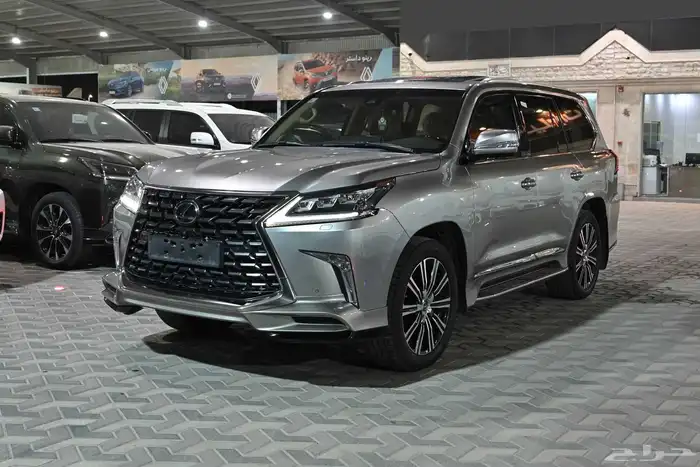 لكزس LX570 موديل 2021 1