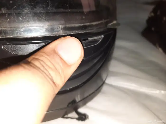 خوذتين دباب ريس ابو جبعا على السوم وحده فيها قزاز والثانيه ل 4