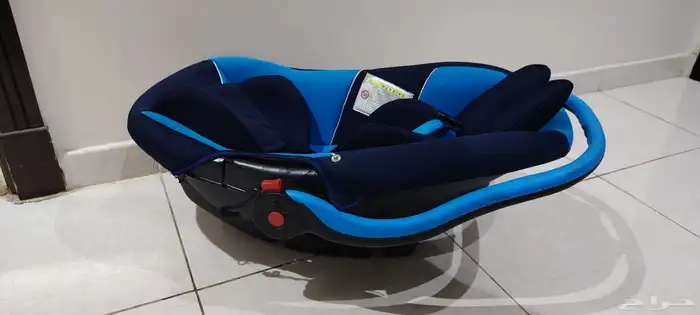 كرسي سيارة وسرير 0