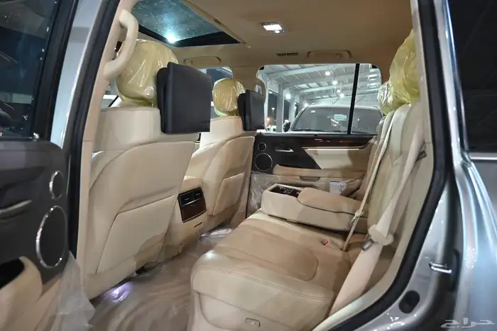 لكزس LX570 موديل 2021 8