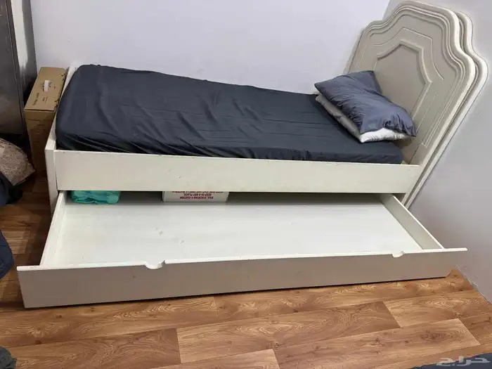 سريرين خشب مع مع درج سحب دراجه رياضيه وسرير حديد 5