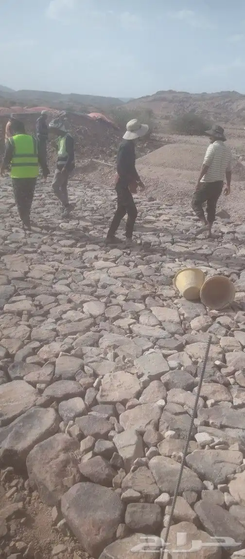 مقاول شبوك. وحجر الطبيعي 2