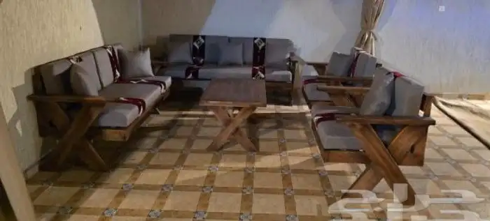 في كراسي صبا نفر سوا سوا محطه خشب حديد كله في 8