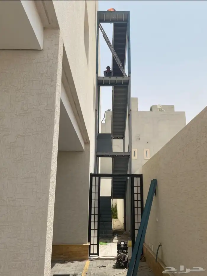 مضلات وسواتر وبرجولات خشبيه وجلسات ومستودعات 3