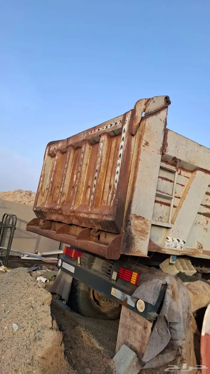 صندوق قلاب 20 متر قاعده 16زوايه مشروط من اللحام والكسور 1