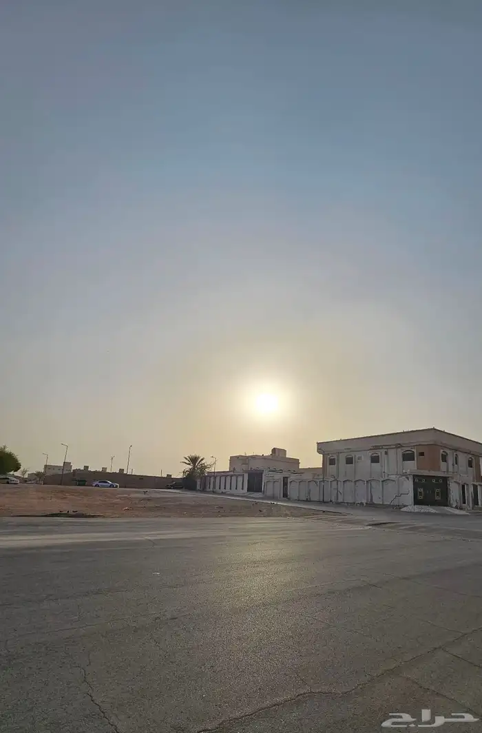 للبيع فيلا في حي السعادة شرق الرياض مساحة 1300م 0