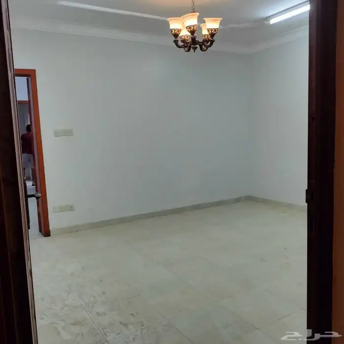 شقه للايجار ارضيه في النايفيه 2
