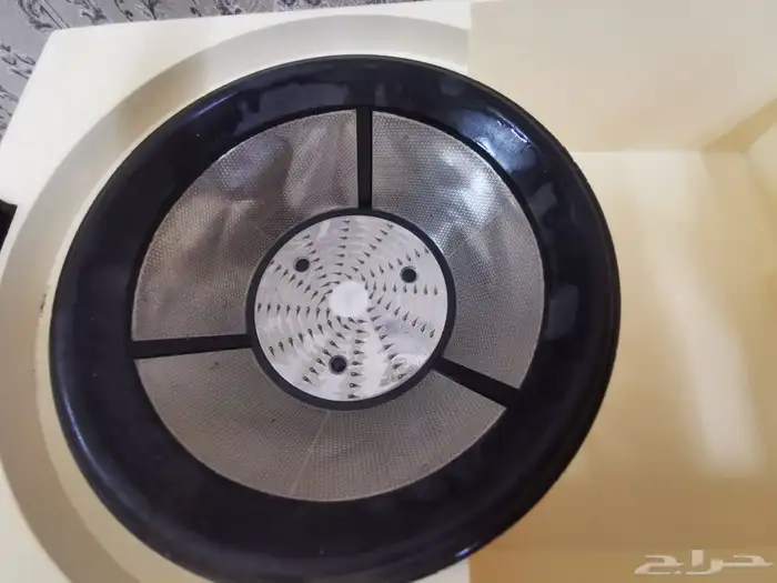 عصارة جزر قديمة جدا صناعة ايطاليه 1