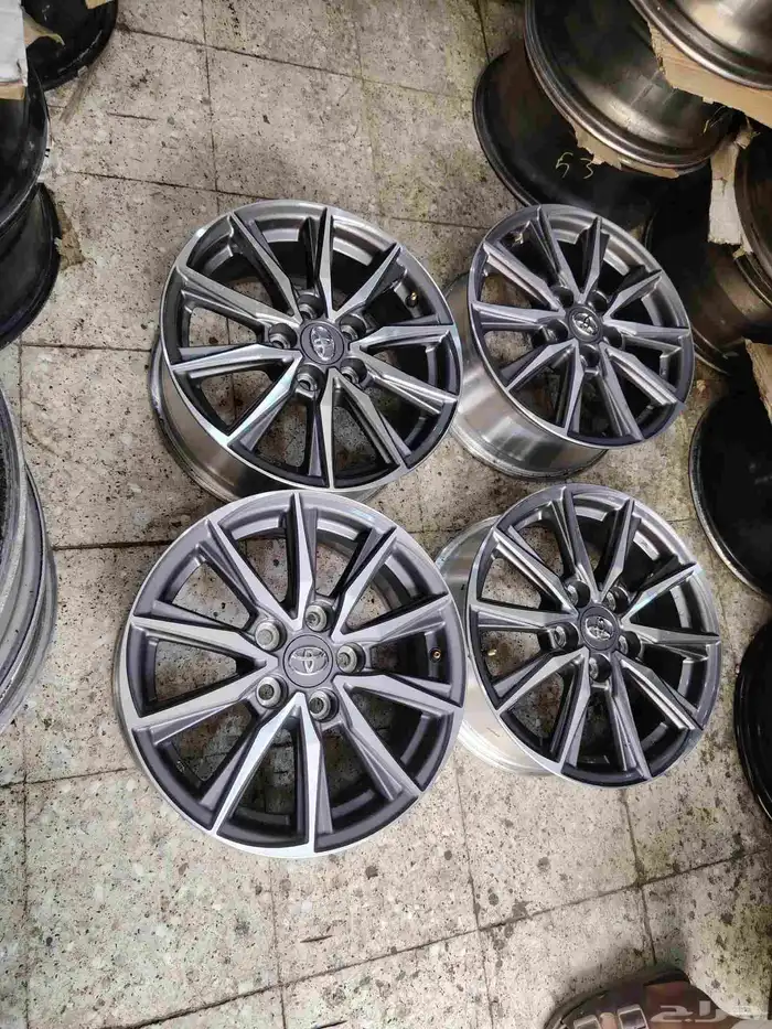 يتوفر لدينا جنوط كامري اصلي وكاله على الشرط موديل 2025 5