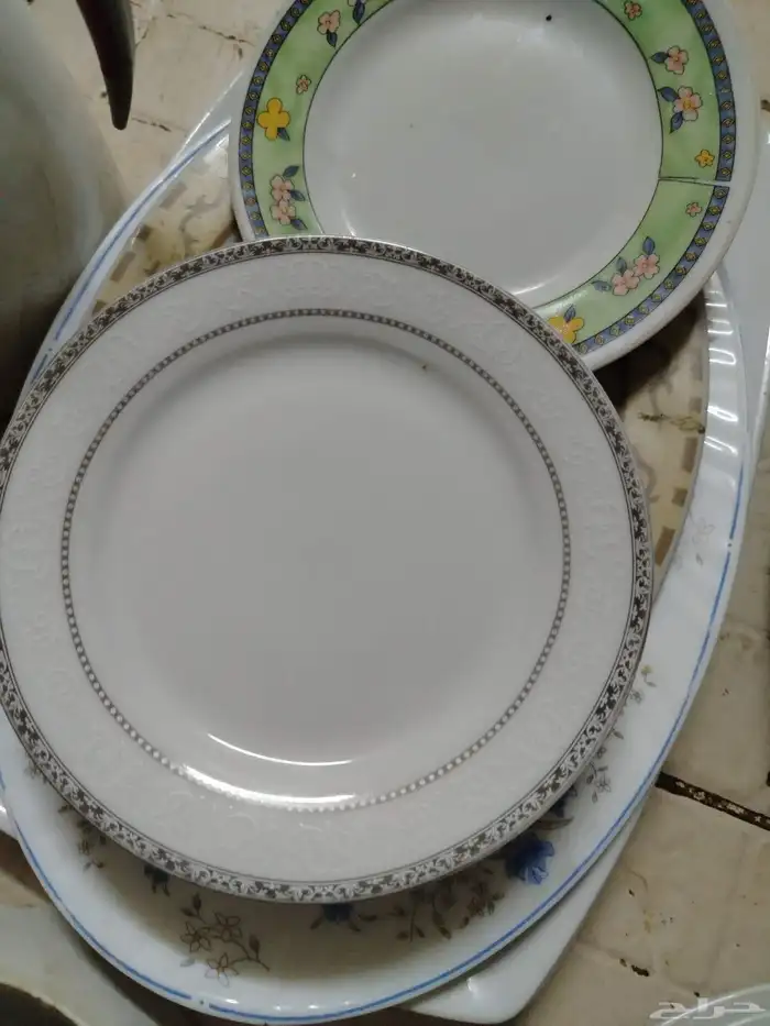 أدوات طبخ ومكيف شباك 2