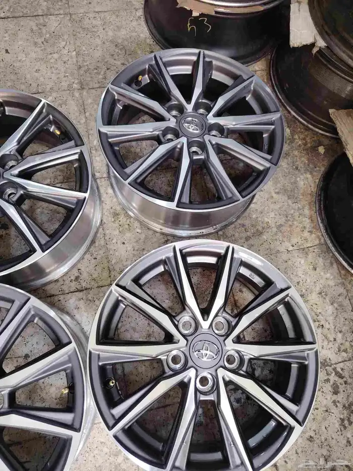 يتوفر لدينا جنوط كامري اصلي وكاله على الشرط موديل 2025 3