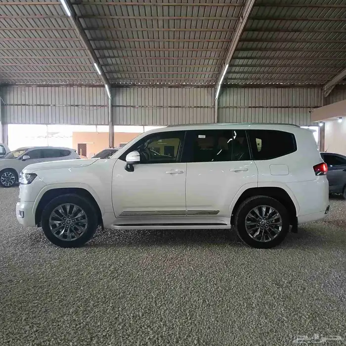 تويوتا GXR 2024 بنزين L3 عبداللطيف جميل 4