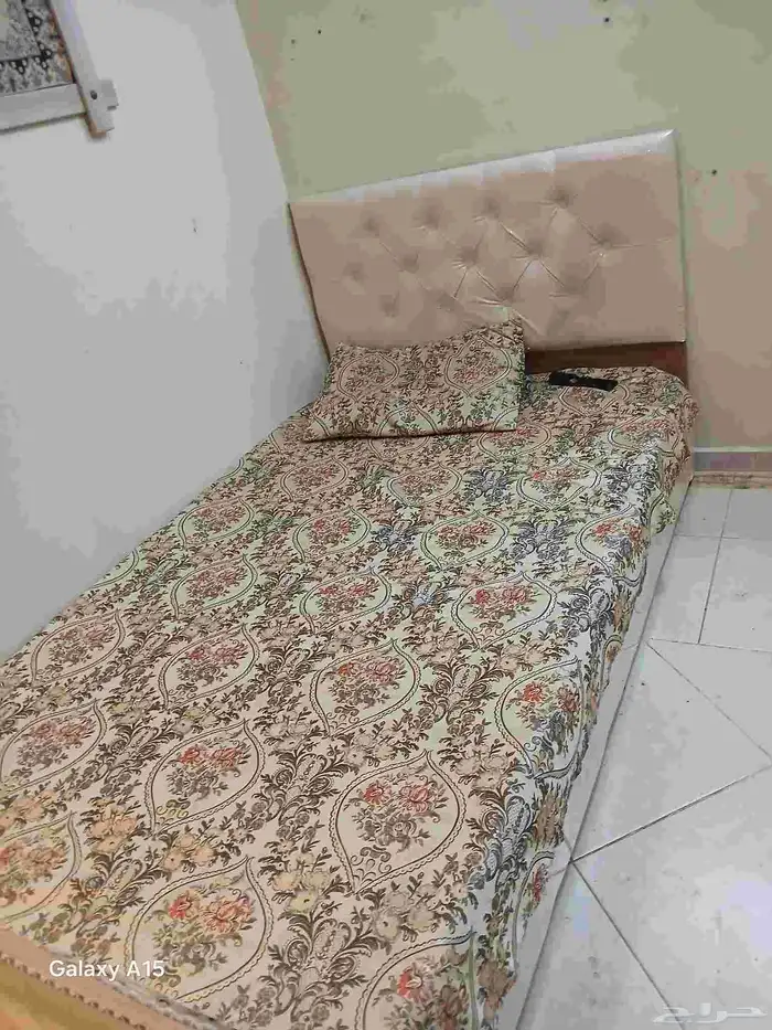 اثاث للبيع سرير 4 حبات ودوليب الاسعار بالتفاوض 4