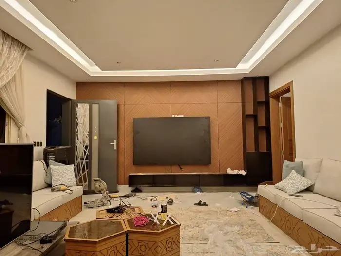 رفوف خشبيه بجميع أشكالها الهندسيه 6