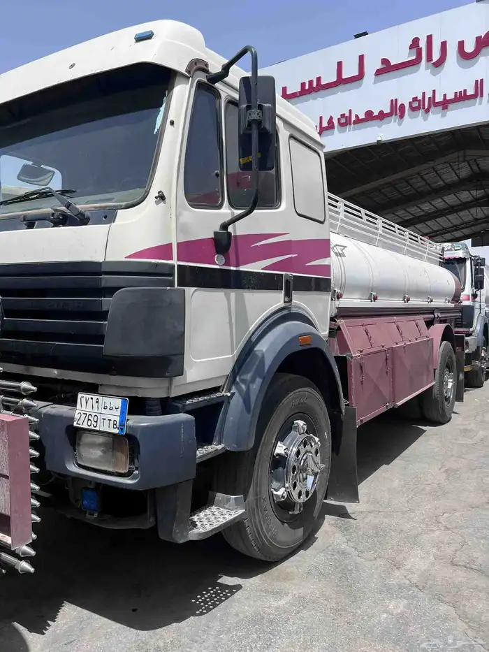 حراج معرض رائد للسيارات والشاحنات والمعدات الثقيله 9