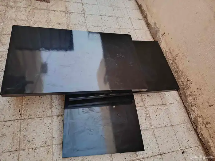 2 كنب و 3 طاولات 4