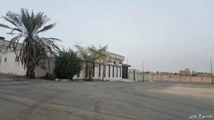 للبيع فيلا في حي السعادة شرق الرياض مساحة 1300م 4