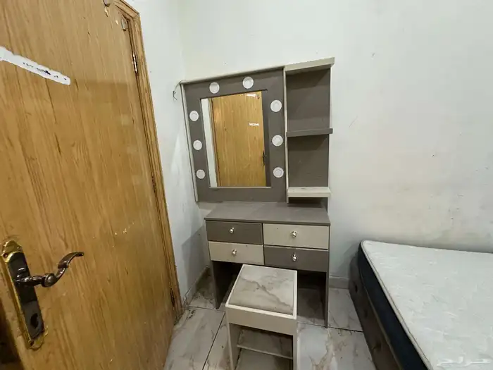 غرفة نفرونص شبه الجديد 3