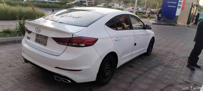 Hyundai Elantra 2017 1