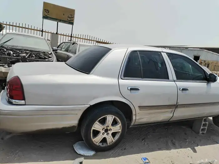 فورد فكتوريا 2010قطع غيار 1