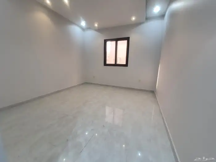 للبيع شقه علويه دور اول فى حى النور بالدمام 450 الف 17