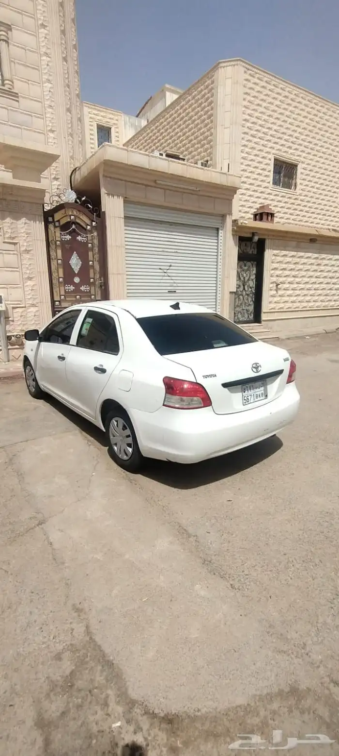 تويوتا يارس 2011 ممشى قليل ونظيف للبيع 3