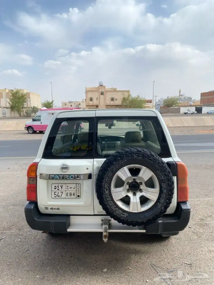 جيب نيسان باترول ربع 1