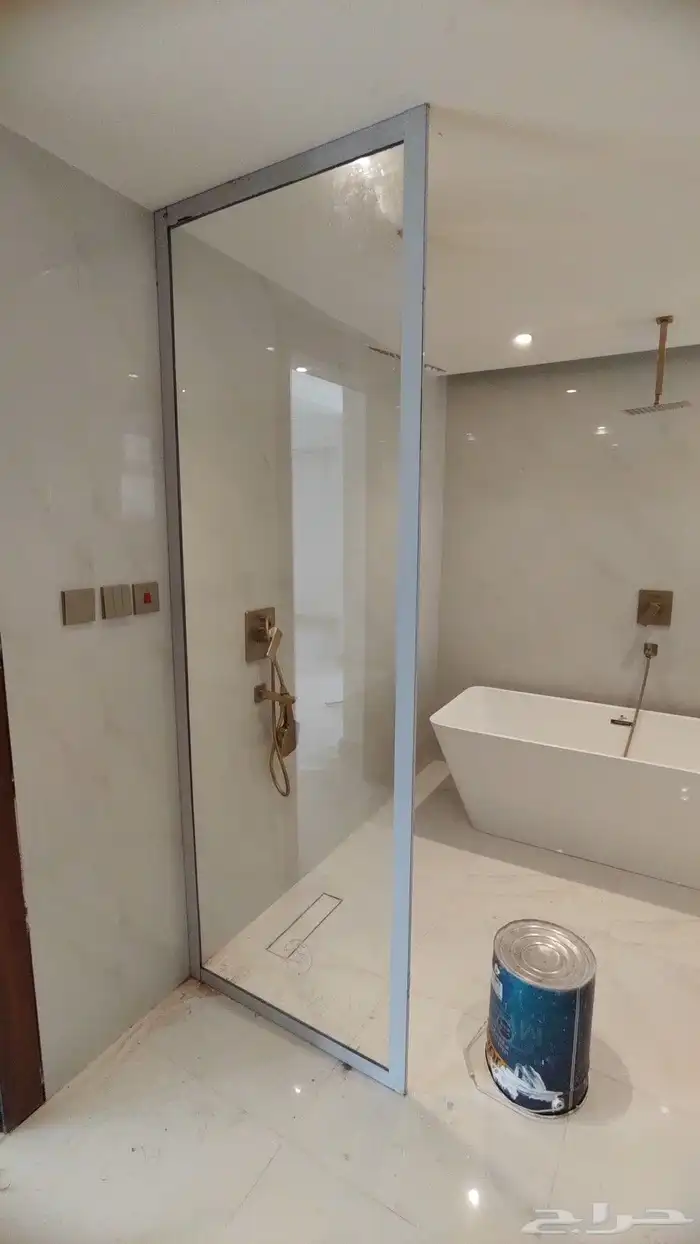 خبرة في تنفيذ أعمال الزجاج المسكرت وحمامات الشاور 2