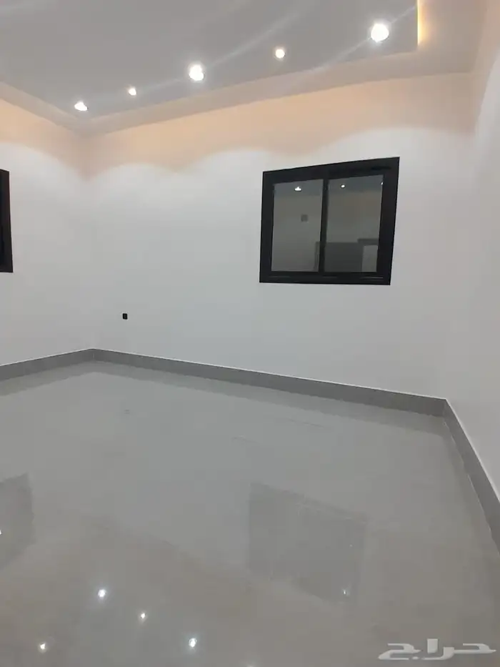 دور علوي للبيع حي القادسيه 5