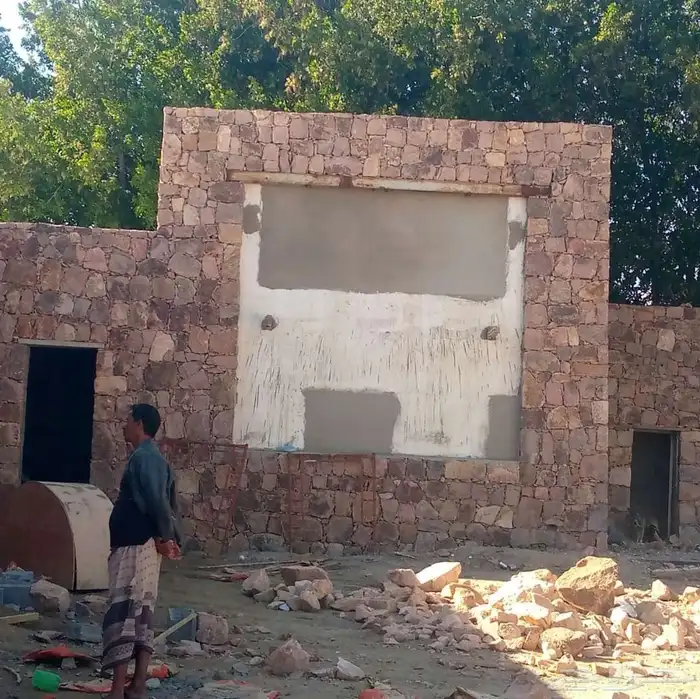 كل مايختص بلحجر الطبيعي والطين بناء تلبيس ربراب بوابات ترميم 0
