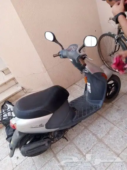 scooter Suzuki 1