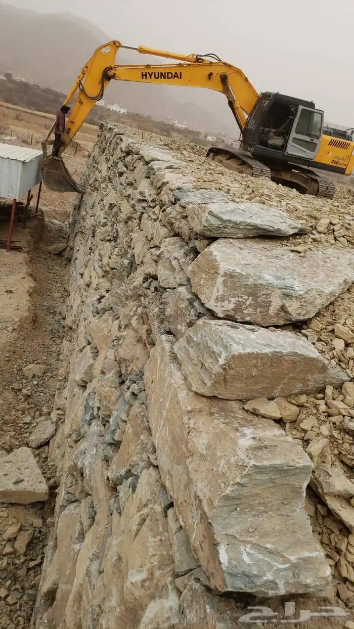 بناء جدار ات الحجر قص اراضي نقل ردميات 3