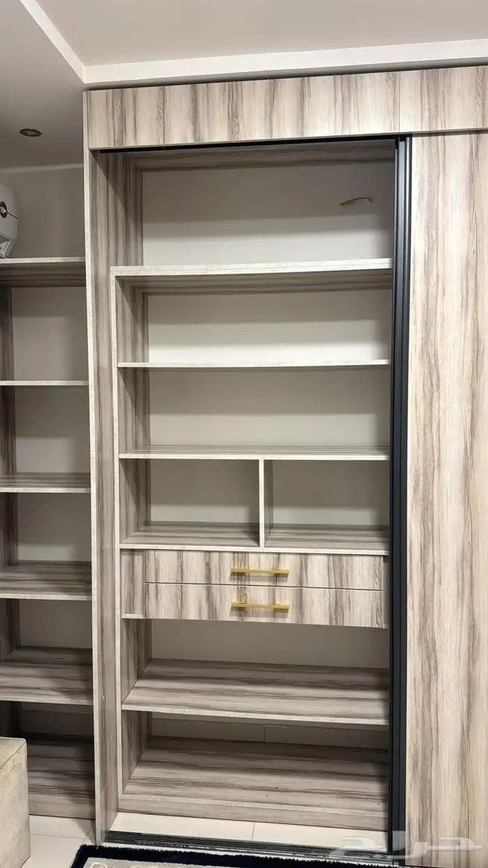 نجار أبواب فك وتركيب وتصليح وخزاين واثاث 0