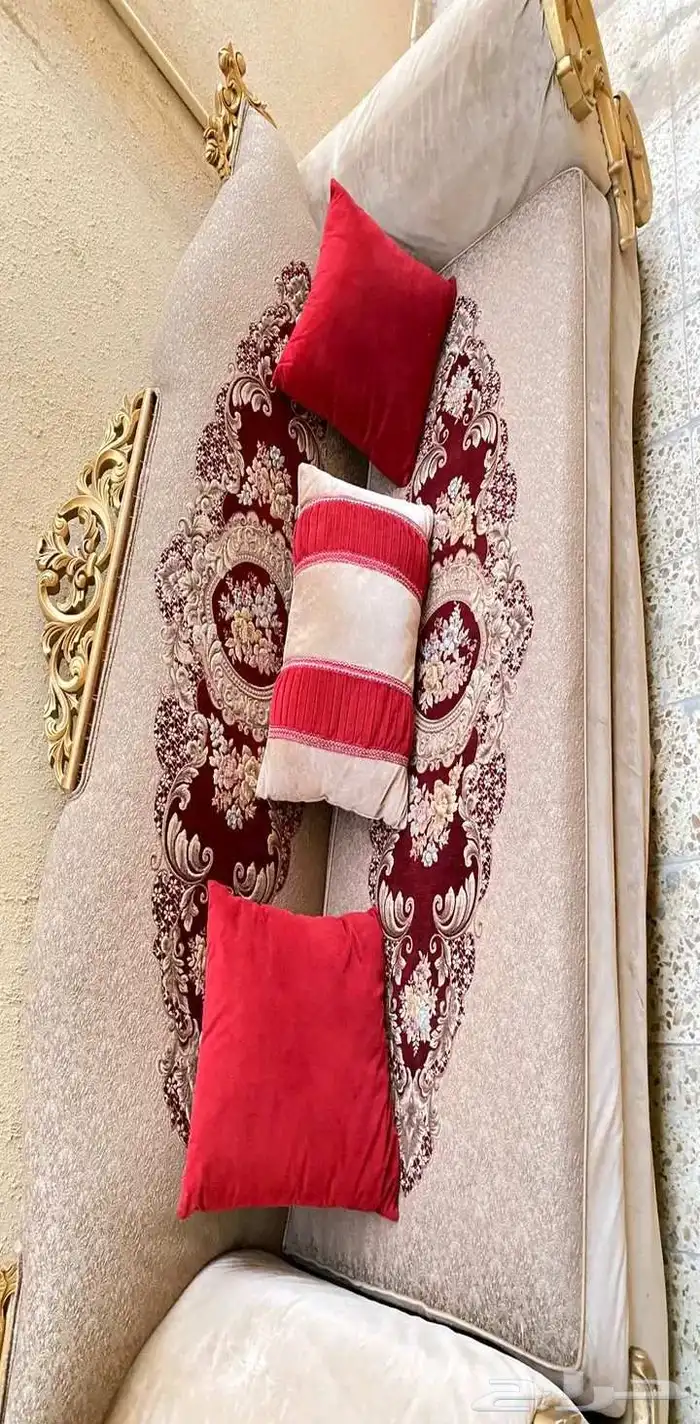 طقم كنب ملكي ثلاث كنبات 9افراد ممتازه وبسعر ممتازسعره النهائ 3