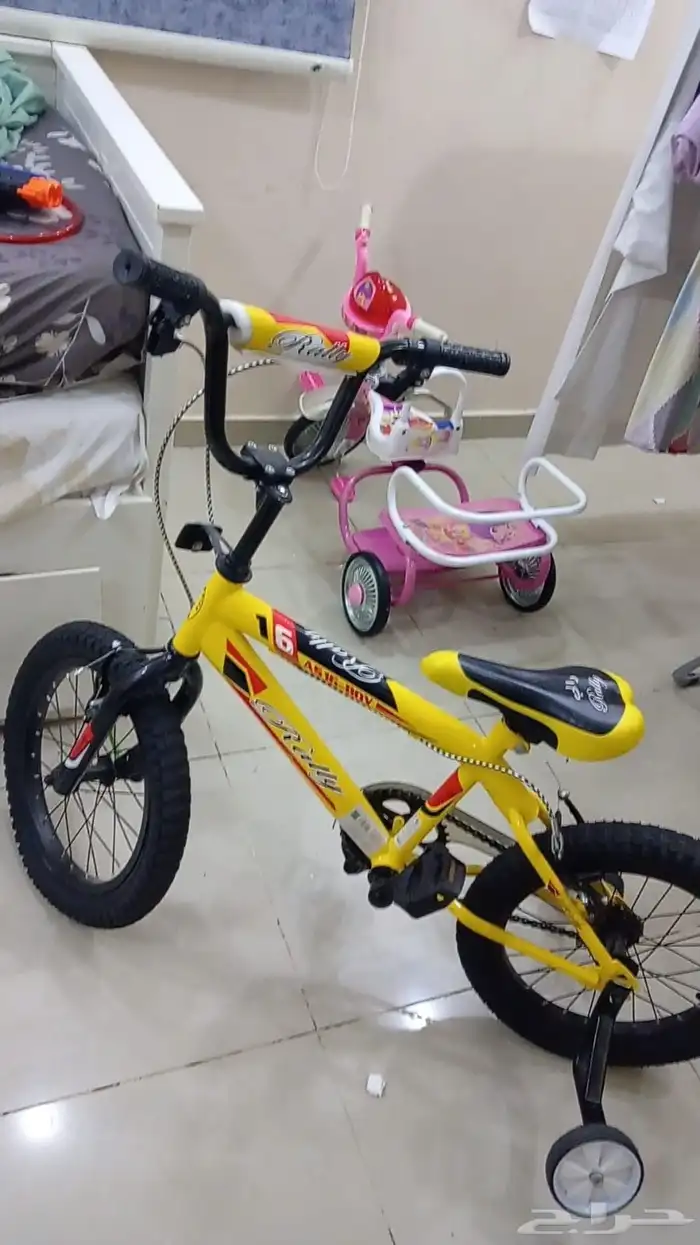 دراجه مقاس 16 فيها مسكت الفرام الخلفيه مكسوره فقط 1