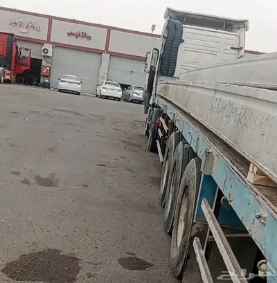 شاحنة مسطحة متاحة للإيجار نقوم بتحميل كل شيء index