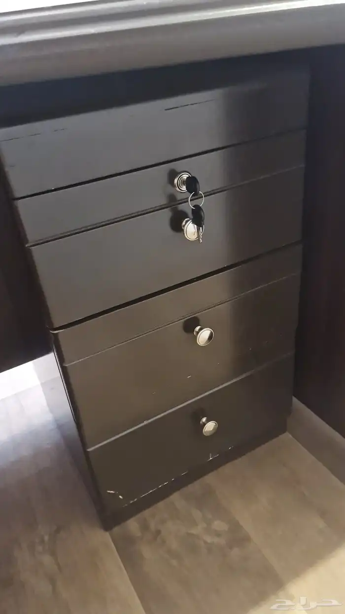مكتب للبيع 1