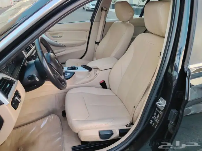BMW 320i بي ام دبليو 22