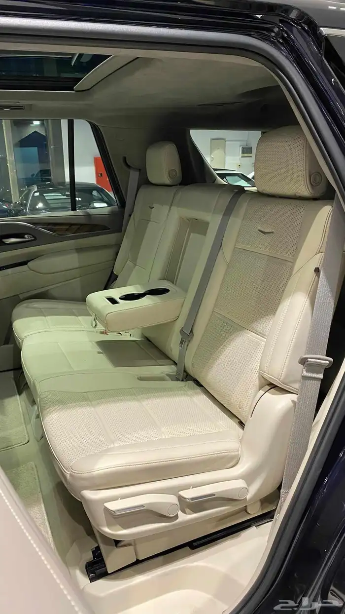 Cadillac Escalade Platinum 2022 عالضمان والصيانة المجانية 14