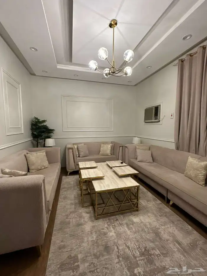 للبيع كنب وطاولات شبه جديده 0