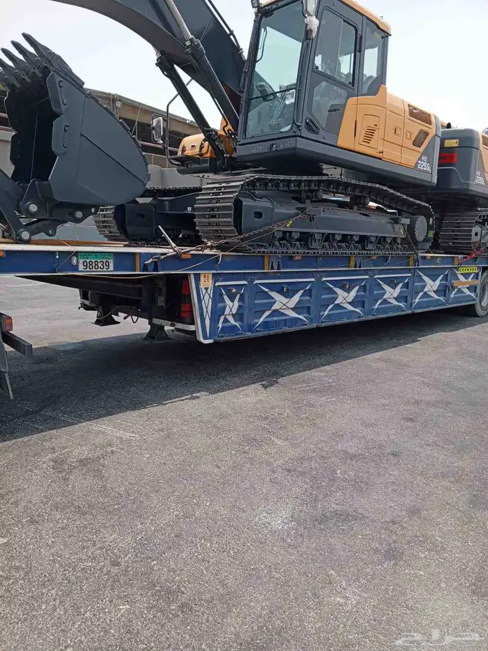 سطحه لوبد 20متر موجود في حفر الباطن نقل معدات ثقيله كافة الا 0