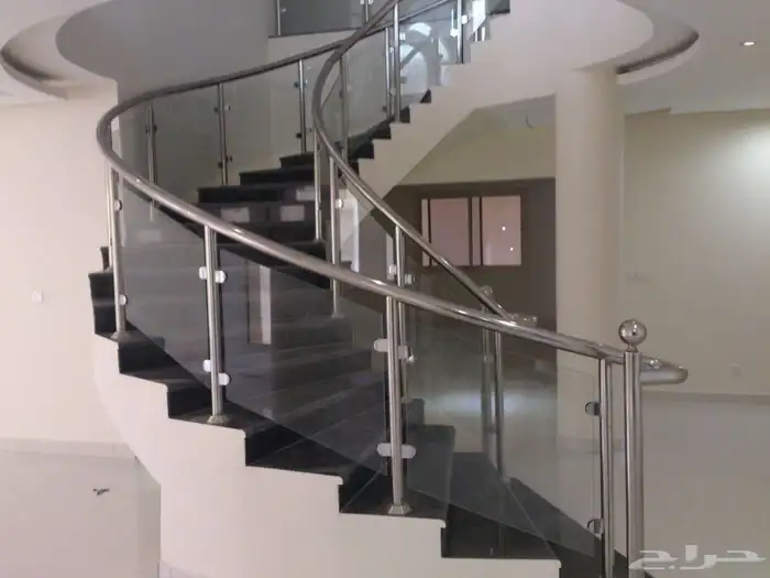 نحن شركة السيف شركة توريد وتركيب ابواب خشب ابواب wpcهندريل 47