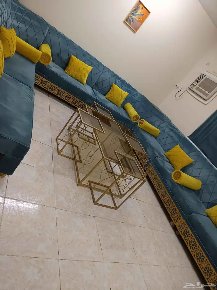 كنب للبيع مع الطاولات 0