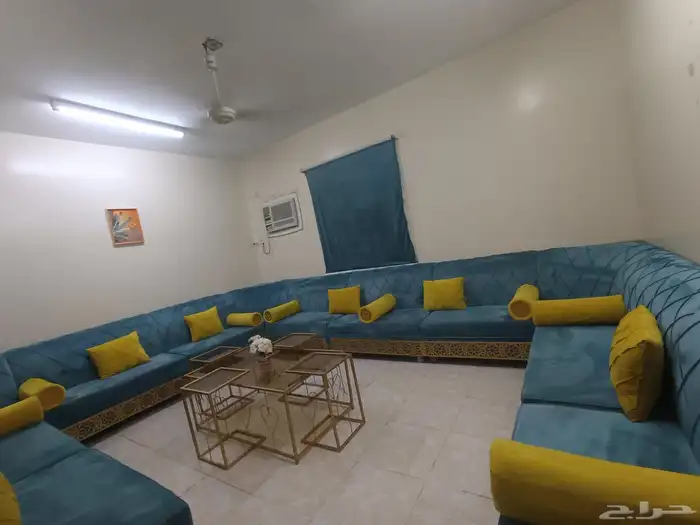 كنب للبيع مع الطاولات 1