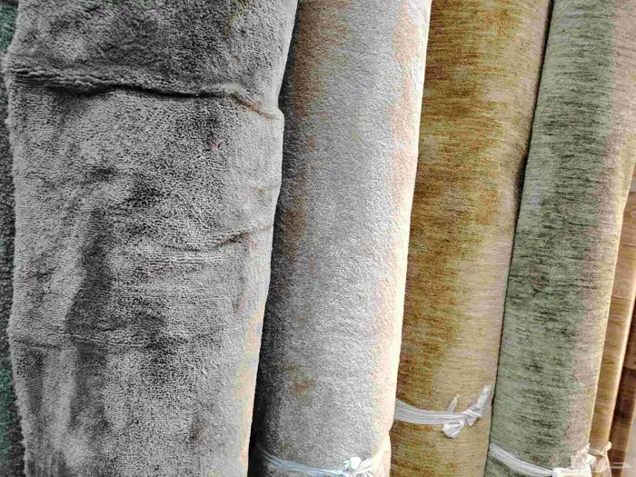 يوجد لدينا جميع انواع الموكيت التركي والحرير الفاخر 3