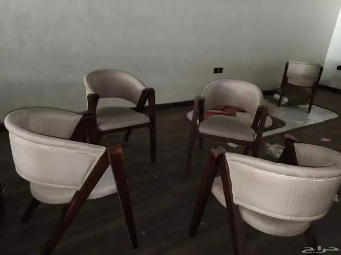 كراسي مستخدمة بحالة جيدة للبيع 0