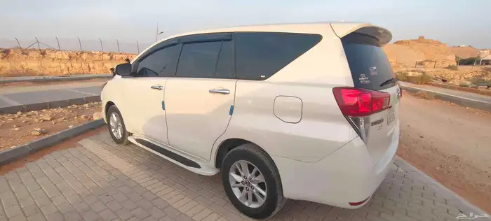 Toyota Crysta 2