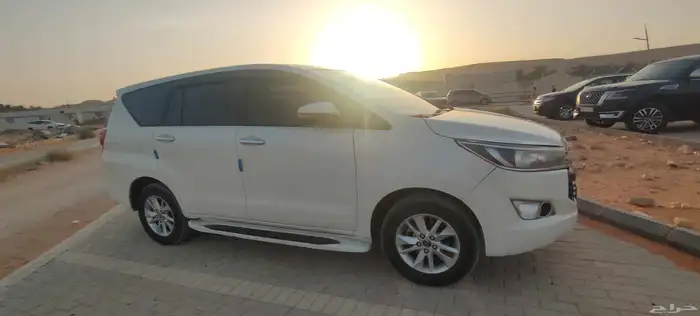 Toyota Crysta 1