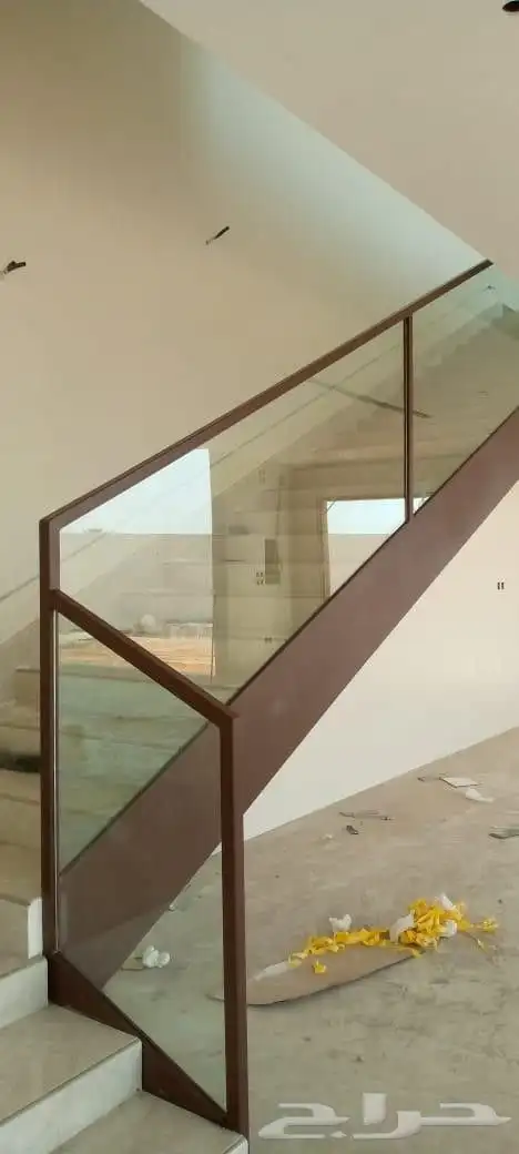 نحن شركة السيف شركة توريد وتركيب ابواب خشب ابواب wpcهندريل 7